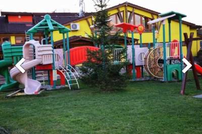 Detské ihrisko pri ubytovaní v areáli Aquaparku Tatralandia, Chatka Sofinka, Liptovský Mikuláš