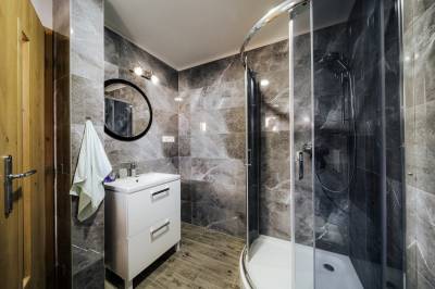 Chalupa 1 - kúpeľňa so sprchovacím kútom, Ubytovanie u Nás, Zuberec