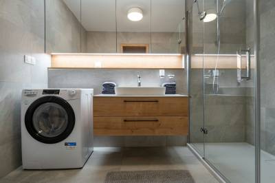 Talberg Sk | Brand New | Garage Parking | Luxury - kúpeľňa so sprchovacím kútom a práčkou, TALBERG - Apartmány Tále, Bystrá