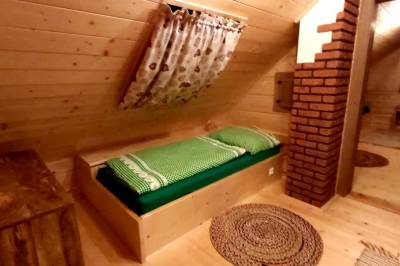 Drevenička - spálňa s 1-lôžkovou posteľou, Chata na Ogrode, Osturňa