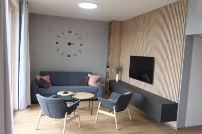 Obývačka s gaučom (2 prístelky) a TV, Apartmán Y12, Dolný Kubín