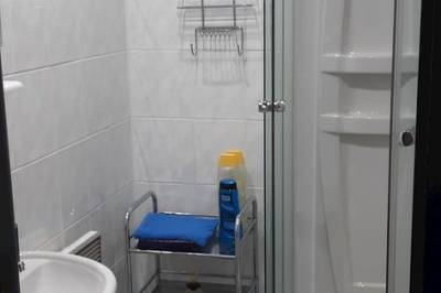 Kúpeľňa so sprchovacím kútom, Chata Čučoriedka, Belá - Dulice