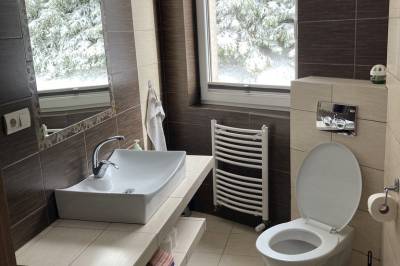 Kúpeľňa s toaletou, Chata u Kojdovcov, Oravská Lesná
