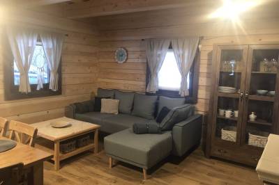 Obývačka s gaučom, Chata Snežienka, Oščadnica