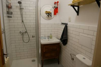Apartmán Zlaté časy – kúpeľňa so sprchovacím kútom a toaletou, Čarovný apartmán a apartmán Zlaté časy na Trojici, Banská Štiavnica
