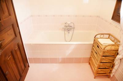 Chata Annuška - kúpeľňa s vaňou, Chalúpkovo Resort, Liptovská Štiavnica