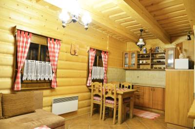 Chata Duo 2 - kuchyňa s jedálenským sedením, Chalúpkovo Resort, Liptovská Štiavnica