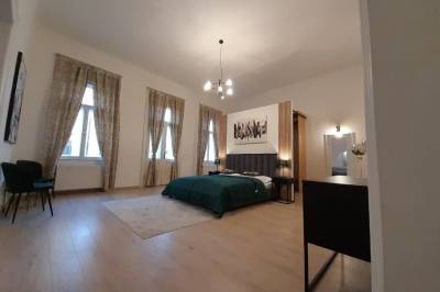 Apartmán Deluxe - spálňa s manželskou posteľou, Entrez Apartment 3 - Historical Centre, Košice