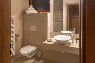 Apartmán mezonet Premium - kúpeľňa s toaletou, Villa Flora, Liptovská Sielnica