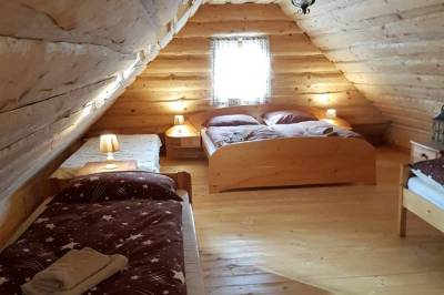 Spálňa s 1-lôžkovými posteľami a manželskou posteľou, Drevenica na Horehroní, Brezno