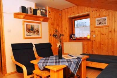 Obývačka s pohovkou a kreslami, Rodinný penzión Alpinka, Oščadnica