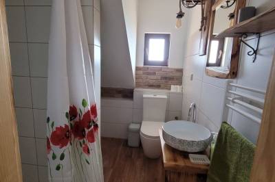 Kúpeľňa na poschodí, Vila Včielka, Kvačany