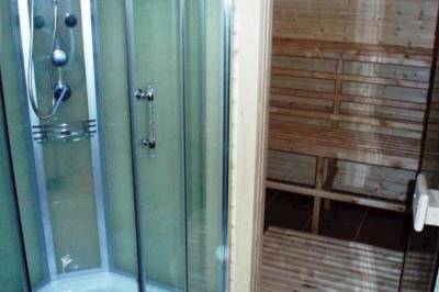Kúpeľňa so sprchovacím kútom, Rekreačný dom u Cyrila, Oščadnica