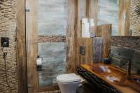 Kúpeľňa s toaletou, Mountain Chalets - Chalet pod medveďom, Valča