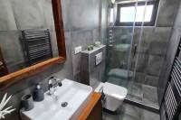 Kúpeľňa s toaletou, WOODPARK - Chata Olejkárka, Valča