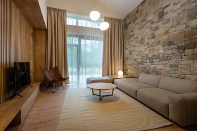 Obývacia miestnosť s LCD TV a terasou, Talberg Sk | Brand New | Garage Parking | Luxury, TALBERG - Apartmány Tále, Bystrá
