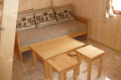 Štvorlôžková chatka - obývačka s gaučom, Štvorlôžková chatka, Chaty Dagmar, Liptovský Mikuláš