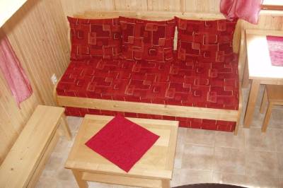 Šesťlôžková chatka - obývačka s gaučom, Šesťlôžková chatka, Chaty Dagmar, Liptovský Mikuláš