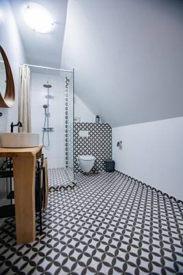 Kúpeľňa, podkrovie, Chata pri Belianskom tajchu, Banská Štiavnica