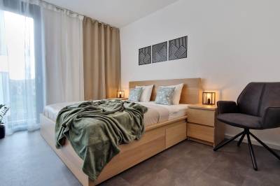 Spálňa s manželskou posteľou, Hillshome | 84m2 moderný byt s terasou aj saunou, Liptovský Mikuláš