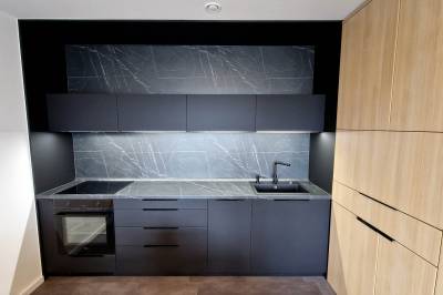 Moderná kuchyňa, Hillshome | Rodinný apartmán na Liptove, plnohodnotná základňa pre výlety, so saunou a terasou, Liptovský Mikuláš