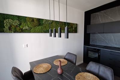 Jedálenské sedenie, Hillshome | Rodinný apartmán na Liptove, plnohodnotná základňa pre výlety, so saunou a terasou, Liptovský Mikuláš