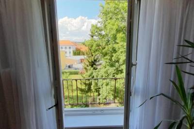 Vstup na balkón z obývačky, Krásny 2-izbový byt v centre mesta, Spišská Nová Ves