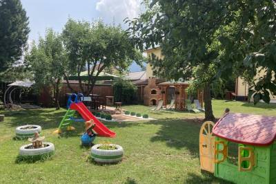 Detské ihrisko v exteriéri ubytovania v Liptovský Mikuláš – Demänová, Villa Laura, Liptovský Mikuláš