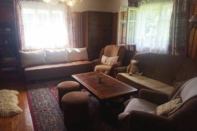 Obývačka s gaučom a prístelkami, Drevenica na samote, Turzovka