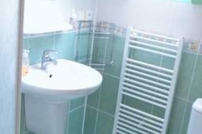 Kúpeľňa so sprchovacím kútom a toaletou, Apartmán Natálka, Zuberec