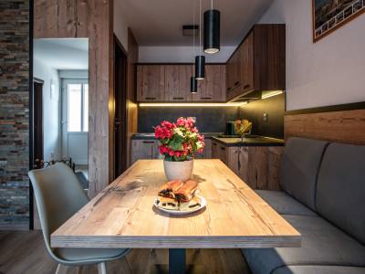 Moderná kuchyňa s jedálenským sedením, Tatrahouse sk Apartment Family, Gerlachov