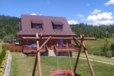 Detská hojdačka v exteriéri, Chata Srdcovka (predtým Privat Bachledova dolina), Ždiar
