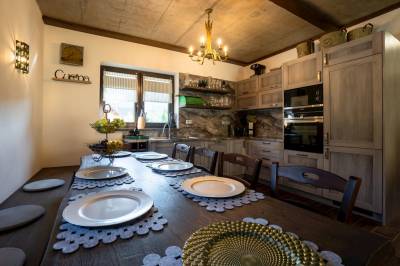 Kuchyňa s jedálenským sedením, Chalupa Toscana, Valča