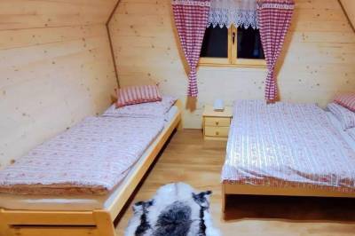 Spálňa s manželskou a 1-lôžkovou posteľou, Chata Dolina Liptovský Ján, Liptovský Ján