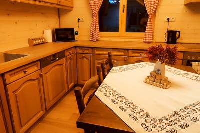 Plne vybavená kuchyňa s jedálenským sedením, Chata Dolina Liptovský Ján, Liptovský Ján