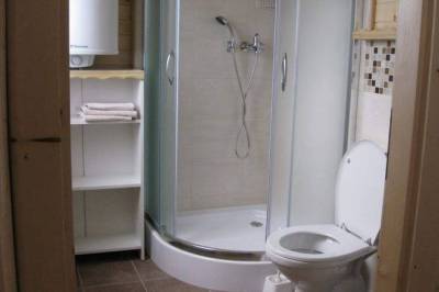 Kúpeľňa so sprchovacím kútom a toaletou, Domček u Hánov***, Liptovský Mikuláš