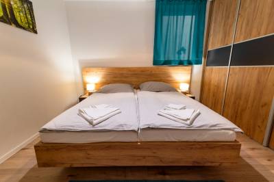 Spálňa s manželskou posteľou, Apartmán 110 Vila Zuberec, Zuberec