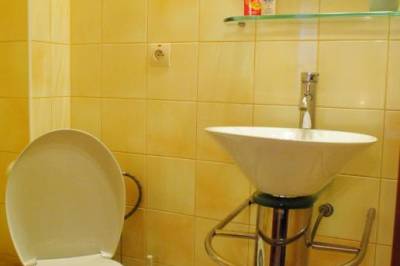 Rodinná a trojlôžková izba - kúpeľňa s toaletou, Müllerov dom, Štiavnické Bane