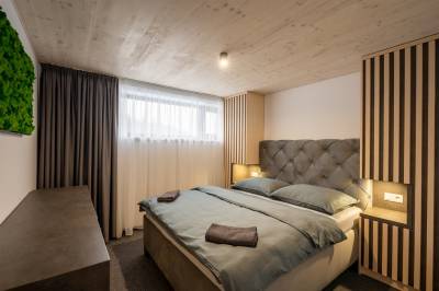 Apartmán 3 - spálňa s manželskou posteľou, Chalet Malino, Ružomberok