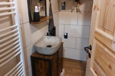 Kúpeľňa so sprchovacím kútom a toaletou, Chata Betulo - Dolní Moravice, Dolní Moravice