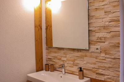 Apartmán 7 – kúpeľňa so sprchovacím kútom a toaletou, Vila Kollár Apartmány, Vysoké Tatry