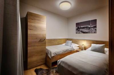 Apartmány DELUXE – spálňa s dvomi 1-lôžkovými posteľami, Chalets Minerália, Demänovská Dolina
