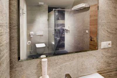 Apartmány DELUXE – kúpeľňa so sprchovacím kútom a toaletou, Chalets Minerália, Demänovská Dolina