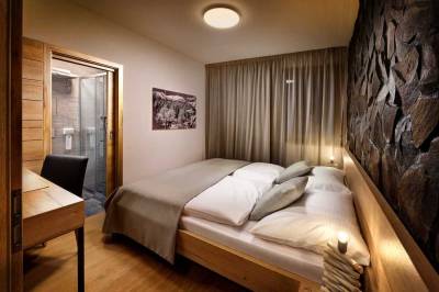 Apartmány LUXURY DELUXE – spálňa s manželskou posteľou, Chalets Minerália, Demänovská Dolina
