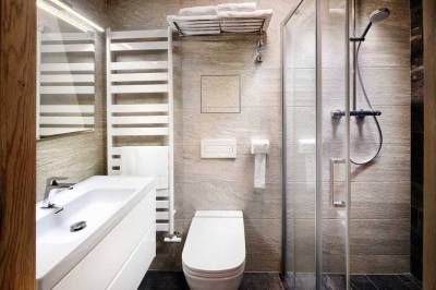 Apartmány LUXURY DELUXE – kúpeľňa so sprchovacím kútom a toaletou, Chalets Minerália, Demänovská Dolina