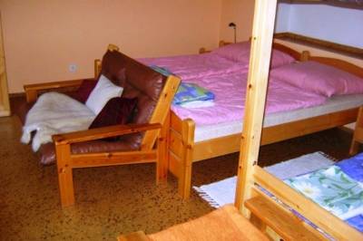 Apartmán č. 1 – spálňa s manželskou a poschodovou posteľou, Ubytovanie v súkromí U Mikuláša, Blatnica
