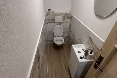 Samostatná toaleta, Chata Hraničiarka, Oravská Polhora