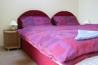 Spálňa s manželskou posteľou, Villa Babika, Trávnica