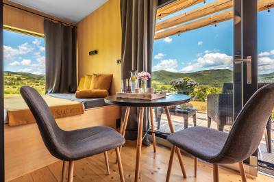 Sedenie s výhľadom, Kutica u Lohajov, Nová Baňa