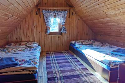 Spálňa s 2 manželskými posteľami a 2 prístelkami, Chata Eva, Jezersko